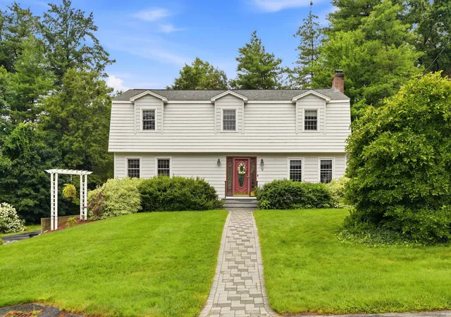 Photo 1 of Sale Pending at 9 Whitman Rd, Nashua, NH 03062 | MLS# 5098829 | Listing updated on 2026-09-06