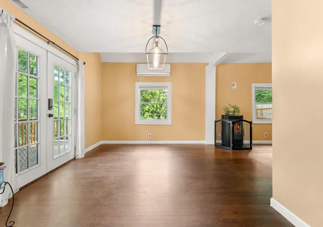 Photo 4 of Single family home for sale at 447 West River Rd, Hooksett, NH 03106 | MLS# 5098837 | Listing updated on 2026-07-16