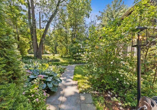 image of 240 South Cove Rd, Burlington, VT 05401 | MLS# 5098854