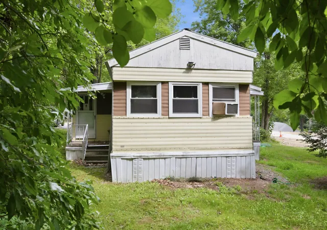 Homes for sale in Loudon, NH | 1 Hoover Cir, Loudon, NH 03307 | MLS# 5098859