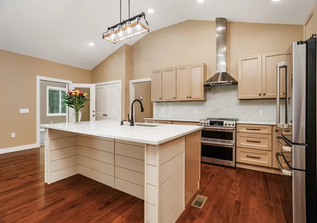 4th image of 2 Elm St, Westminster, MA 01473 | MLS# 5098871
