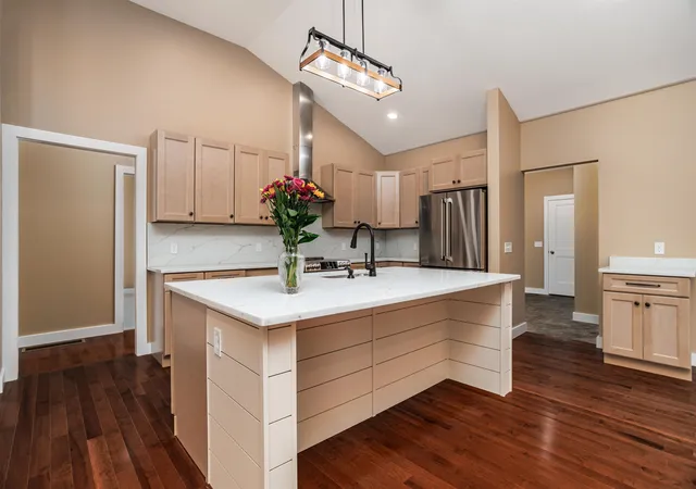 5th image of 2 Elm St, Westminster, MA 01473 | MLS# 5098871