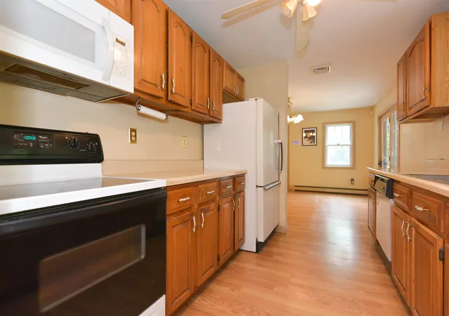 Photo 3 of Sale Pending at 154 Leightons Corner Rd, Strafford, NH 03884 | MLS# 5098877 | Listing updated on 2026-08-23