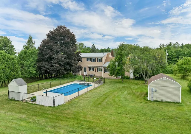 Photo 4 of Sale Pending at 10 Old Mill Dr, Wolfeboro, NH 03894 | MLS# 5098881 | Listing updated on 2026-09-29