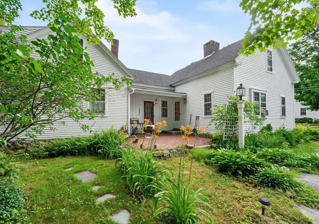 Photo 4 of Multi family home for sale at 7 Bennington Rd, Hancock, NH 03449 | MLS# 5098892 | Listing updated on 2026-10-08