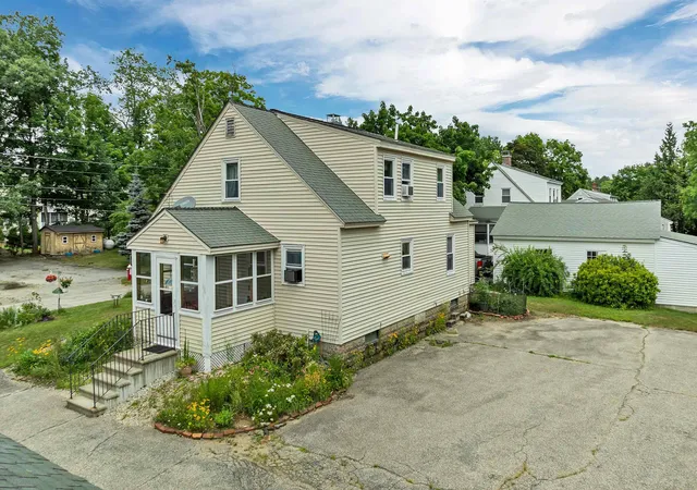 Photo 2 of Single family home for sale at 22 Medlyn St, Milford, NH 03055 | MLS# 5098893 | Listing updated on 2026-09-08