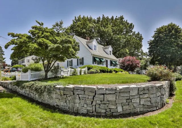 2nd image of 15 Hooker St, Nashua, NH 03064 | MLS# 5098894