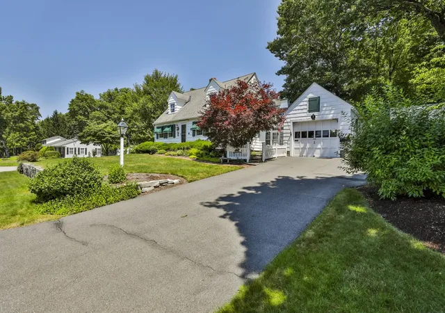 3rd image of 15 Hooker St, Nashua, NH 03064 | MLS# 5098894