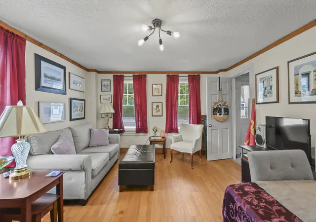 Homes for sale in Readsboro, VT | 7066 Main St, Readsboro, VT 05350 | MLS# 5098898