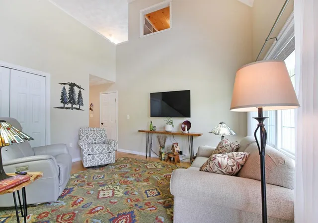 3rd image of 8 Royal Ln #22, Raymond, NH 03077 | MLS# 5098905