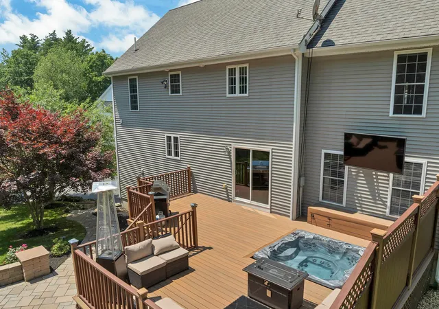 Photo 4 of Single family home for sale at 13 Abington Dr, Londonderry, NH 03053 | MLS# 5098915 | Listing updated on 2026-07-13