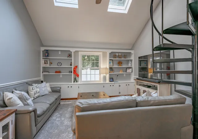 3rd image of 10 Melba Dr, Hudson, NH 03051 | MLS# 5098917