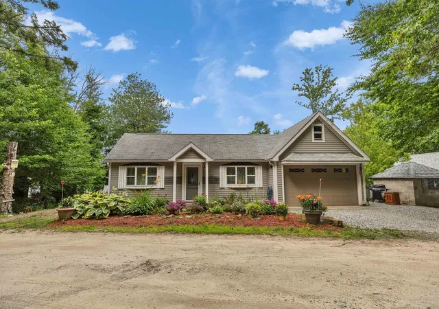 Photo 2 of Single family home for sale at 143 Lower Pratt Pond Rd, New Ipswich, NH 03071 | MLS# 5098922 | Listing updated on 2026-09-12