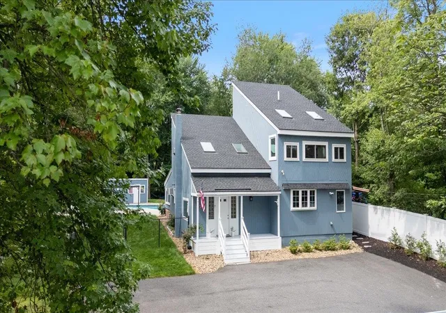 3rd image of 37 Pike St, Nashua, NH 03060 | MLS# 5098930