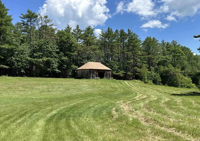 Photo 3 of Single family home for sale at 473 Main St, Grafton, NH 03240 | MLS# 5098934 | Listing updated on 2026-08-26
