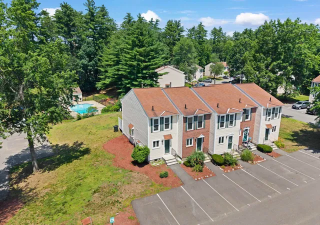 Photo 3 of Sale Pending at 9 Kimberly Dr, Merrimack, NH 03054 | MLS# 5098941 | Listing updated on 2026-07-16