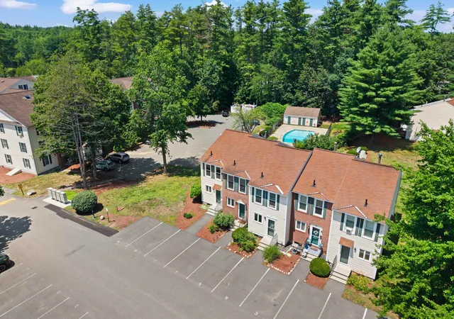 Photo 4 of Sale Pending at 9 Kimberly Dr, Merrimack, NH 03054 | MLS# 5098941 | Listing updated on 2026-07-16