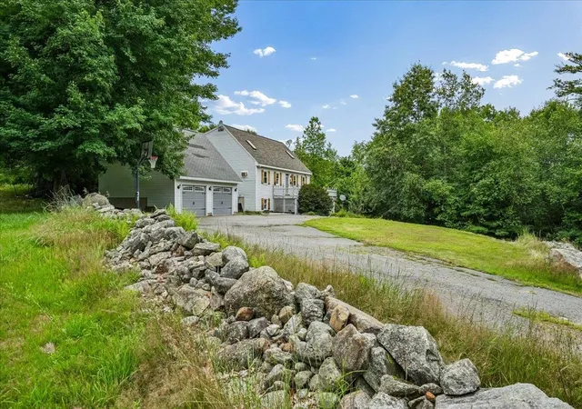 Homes for sale in Dunbarton, NH | 10 Armands Wy, Dunbarton, NH 03046 | MLS# 5098944