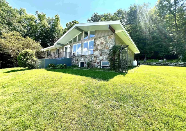 Photo 4 of Single family home for sale at 1214 Campbell Rd, Rutland, VT 05701 | MLS# 5098964 | Listing updated on 2026-07-09
