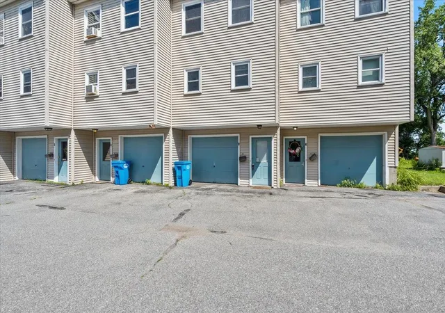 Homes for sale in Burlington, VT | 232 Manhattan Dr #6, Burlington, VT 05401 | MLS# 5098974