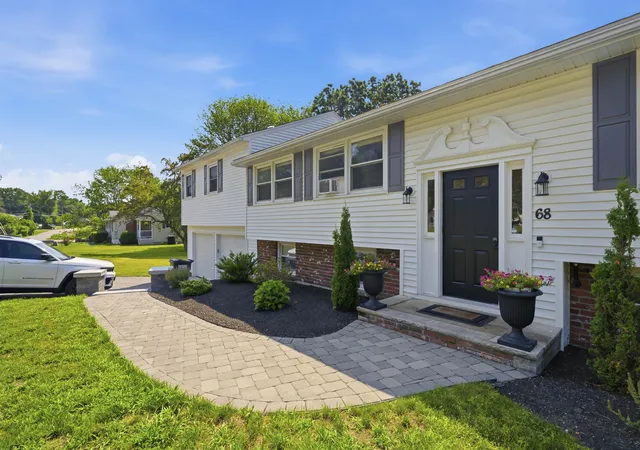 3rd image of 68 Jericho Rd, Pelham, NH 03076 | MLS# 5098977