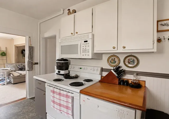 4th image of 19 East Rd, Colchester, VT 05446 | MLS# 5098978
