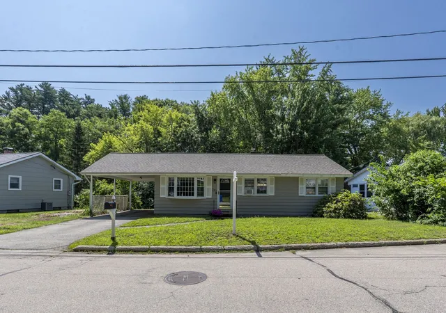 Homes for sale in Manchester, NH | 243 Gabrielle St, Manchester, NH 03103 | MLS# 5098981