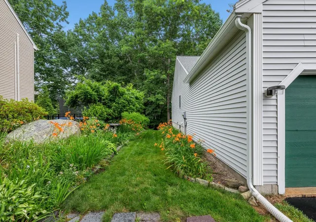 Homes for sale in Hooksett, NH | 1 Trent Rd, Hooksett, NH 03106 | MLS# 5099002
