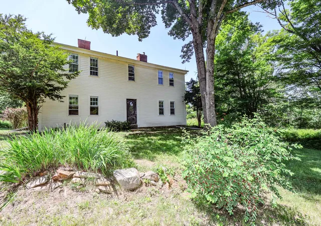 Photo 4 of Single family home for sale at 443 Centre St, Sullivan, NH 03445 | MLS# 5099018 | Listing updated on 2026-09-28