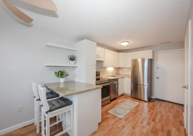 3rd image of 105 Elmwood Dr, Hudson, NH 03051 | MLS# 5099026