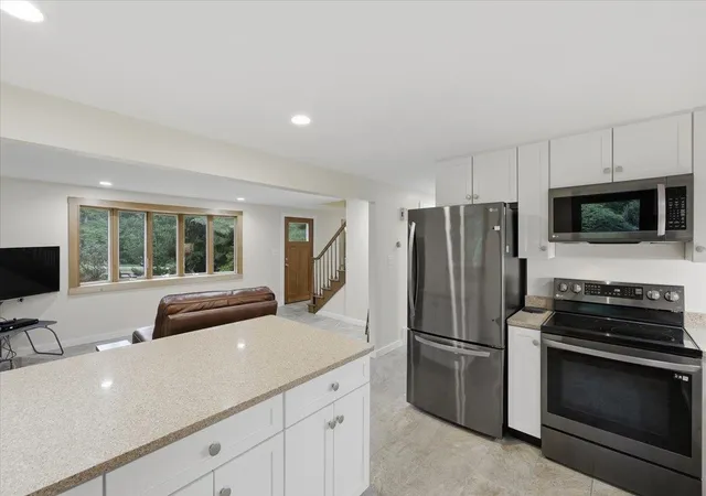 4th image of 16 Lakeview Wy, Auburn, NH 03032 | MLS# 5099028