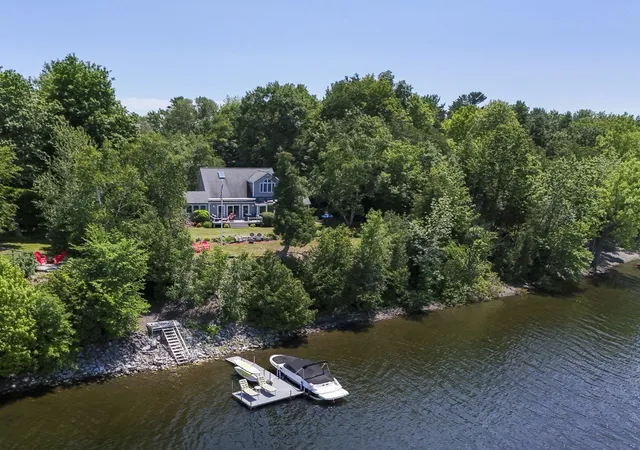 Homes for sale in North Hero, VT | 1206 Savage Point Rd, North Hero, VT 05474 | MLS# 5099034