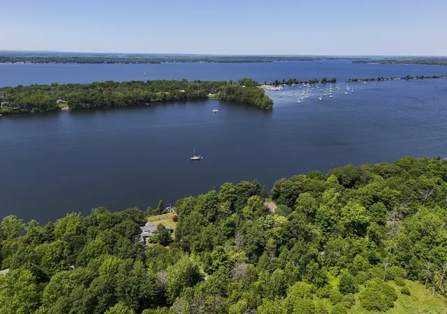Homes for sale in North Hero, VT | 1206 Savage Point Rd, North Hero, VT 05474 | MLS# 5099034