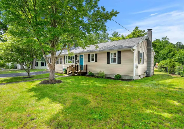 Photo 3 of Sale Pending at 100 High St, Penacook, NH 03303 | MLS# 5099036 | Listing updated on 2026-07-15