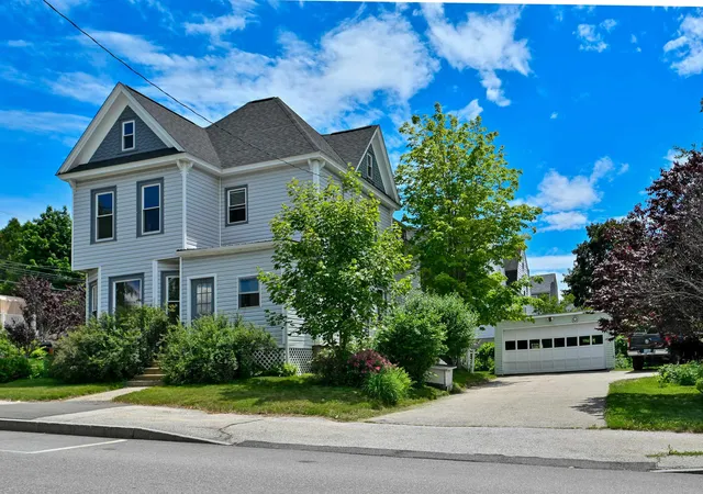 Homes for sale in Manchester, NH | 455 Bridge St, Manchester, NH 03104 | MLS# 5099039