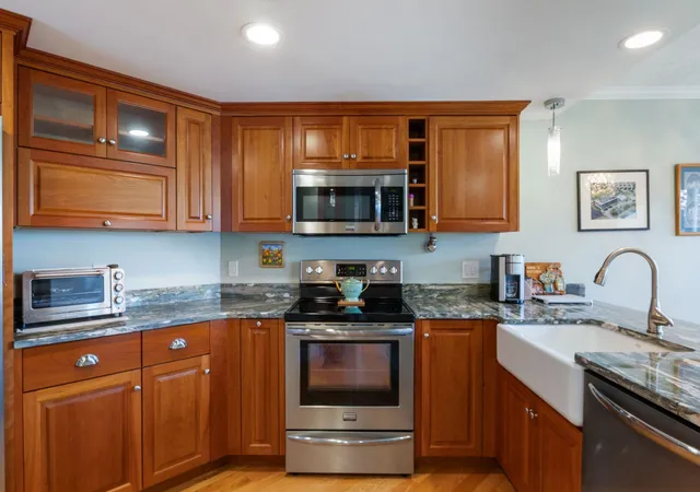Homes for sale in Hampton, NH | 939 Ocean Blvd #6, Hampton, NH 03842 | MLS# 5099045
