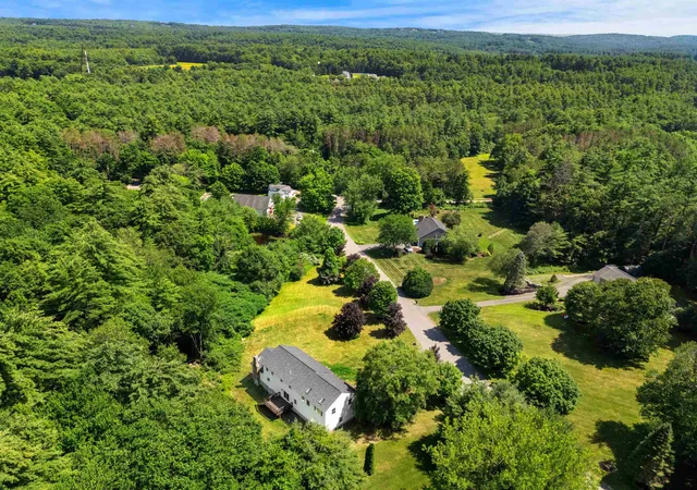 Homes for sale in Londonderry, NH | 4 Elijah Hill Ln, Londonderry, NH 03053 | MLS# 5099058