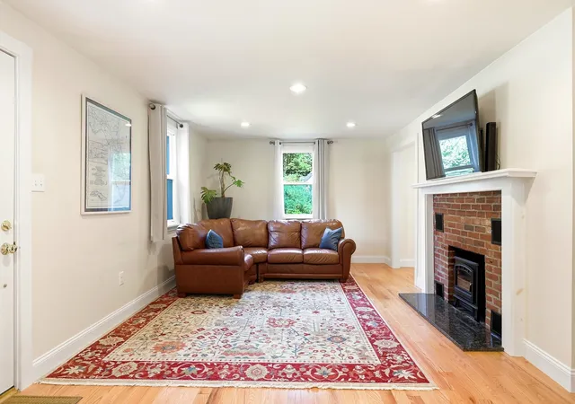 Homes for sale in Exeter, NH | 14 Hampton Falls Rd, Exeter, NH 03833 | MLS# 5099062