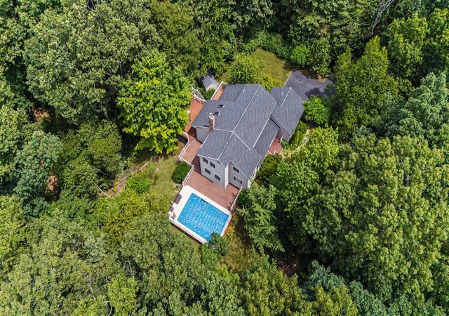 Homes for sale in Londonderry, NH | 36 Windsor Blvd, Londonderry, NH 03053 | MLS# 5099064
