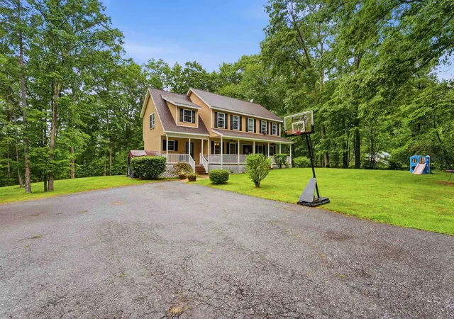 Homes for sale in Londonderry, NH | 8 Tyler Dr, Londonderry, NH 03053 | MLS# 5099081