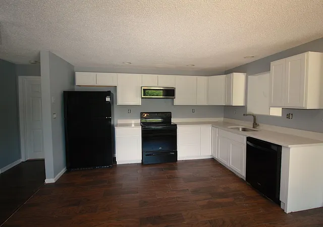 Photo 3 of Condo for sale at 10 Sullivan Rd, Hudson, NH 03051 | MLS# 5099084 | Listing updated on 2026-07-13