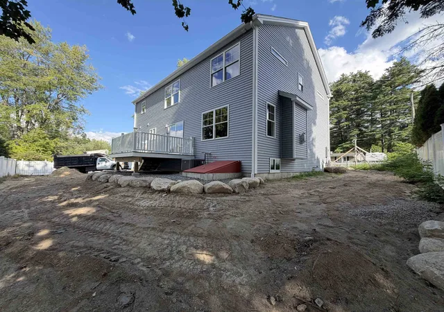 Photo 3 of Single family home for sale at 38 Bell St, Nashua, NH 03064 | MLS# 5099088 | Listing updated on 2026-08-19