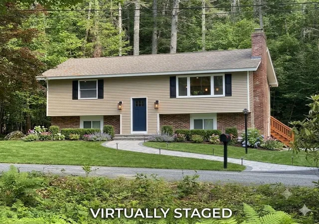 Photo 1 of Single family home for sale at 5 Robin Acres Dr, Wolfeboro, NH 03894 | MLS# 5099090 | Listing updated on 2026-09-09