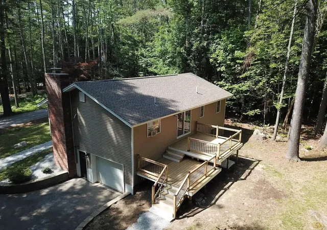 Photo 3 of Single family home for sale at 5 Robin Acres Dr, Wolfeboro, NH 03894 | MLS# 5099090 | Listing updated on 2026-09-09