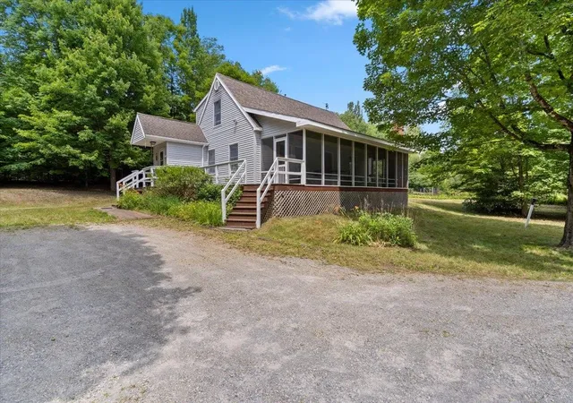 1st image of 6 Barnett Rd, Fairfax, VT 05454 | MLS# 5099094