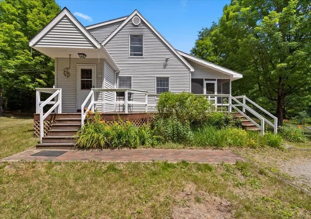 2nd image of 6 Barnett Rd, Fairfax, VT 05454 | MLS# 5099094