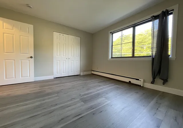 Homes for sale in Hooksett, NH | 124 Mammoth Rd #21, Hooksett, NH 03106 | MLS# 5099096