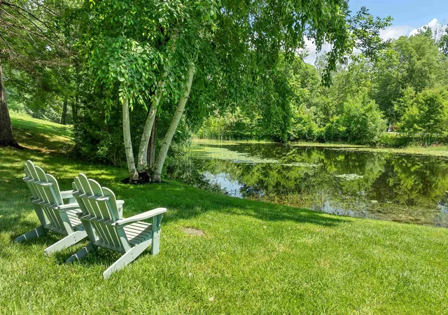 Photo 4 of Single family home for sale at 47 White Plains Ave, Londonderry, NH 03053 | MLS# 5099106 | Listing updated on 2026-07-12