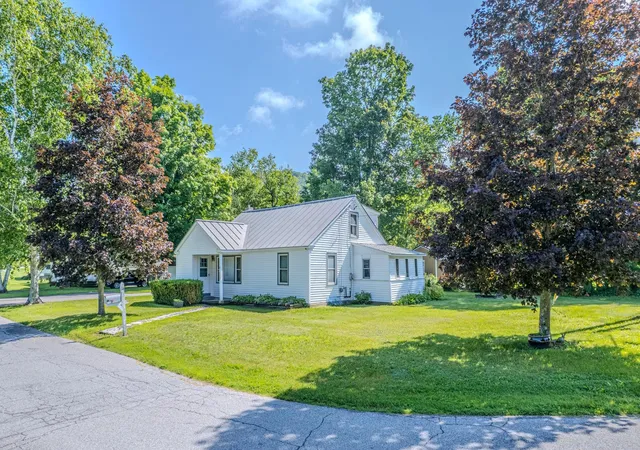 Homes for sale in Poultney, VT | 14 Brayton Rd, Poultney, VT 05764 | MLS# 5099109