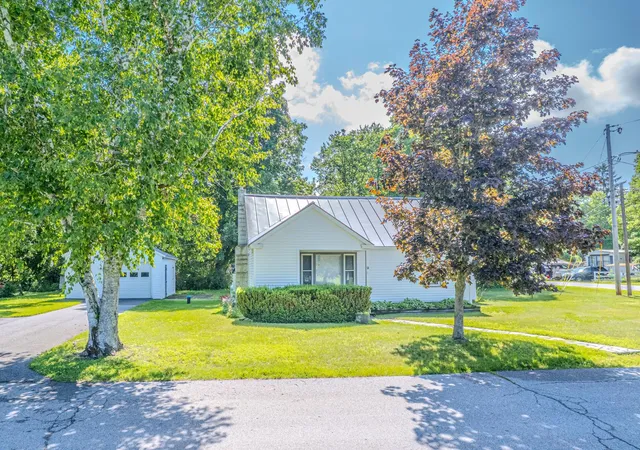 Homes for sale in Poultney, VT | 14 Brayton Rd, Poultney, VT 05764 | MLS# 5099109